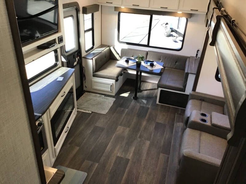 2023 Dutchmen Atlas 2532RDF / 29ft Reduced