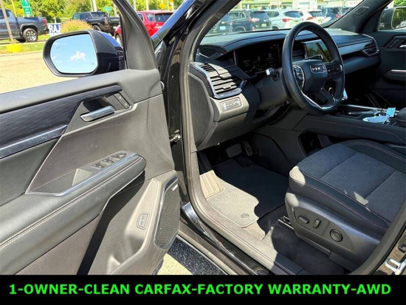 2025 GMC Acadia Elevation