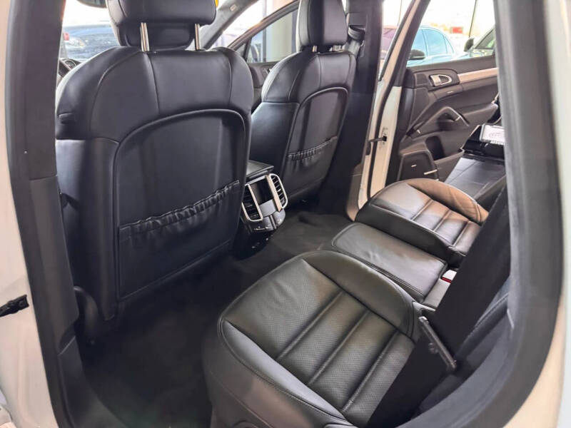 2016 Porsche Cayenne GTS