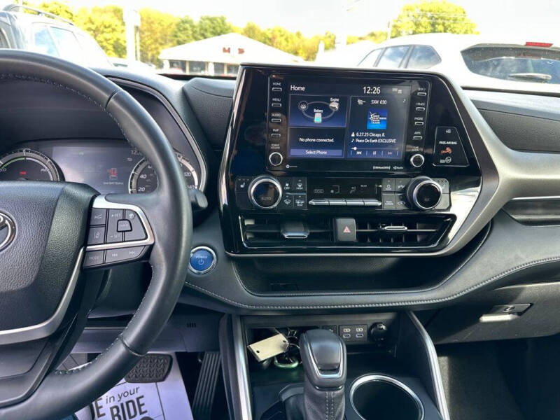 2022 Toyota Highlander Hybrid XLE