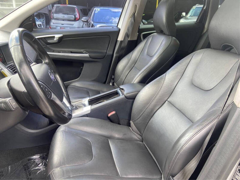 2016 Volvo XC60 T5 Drive-E Premier