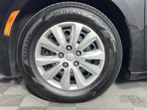 2020 Chrysler Voyager L