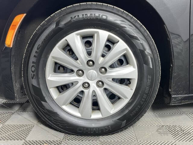 2020 Chrysler Voyager L