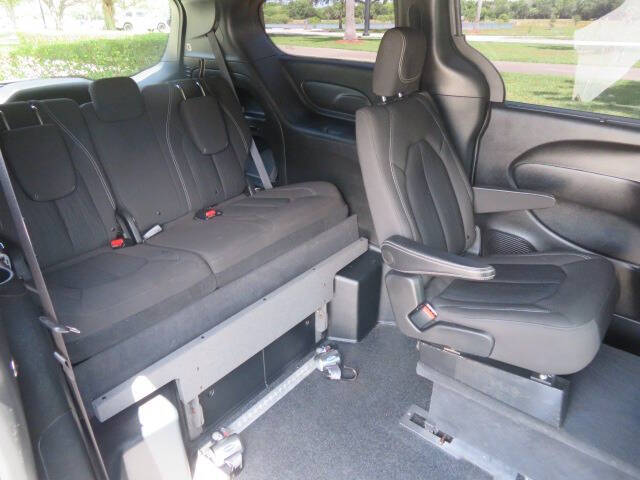 2021 Chrysler Pacifica Touring