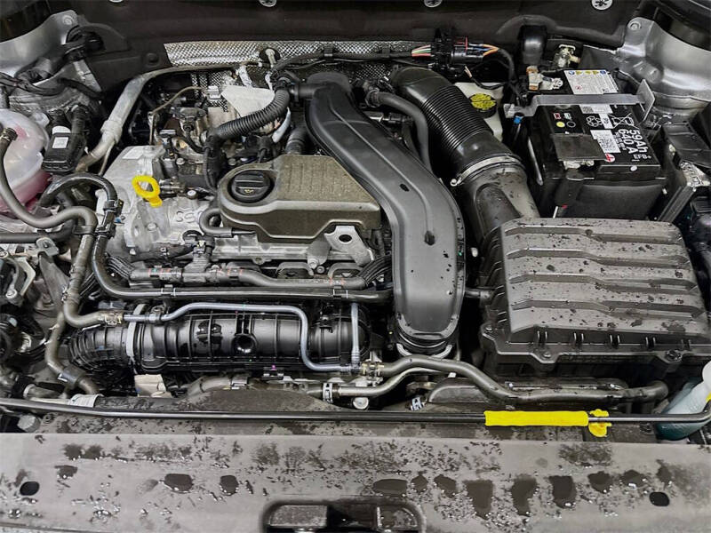 2025 Volkswagen Taos SEL 4Motion