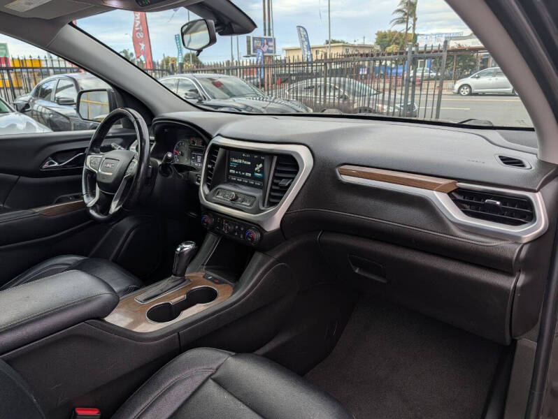 2017 GMC Acadia SLE-1