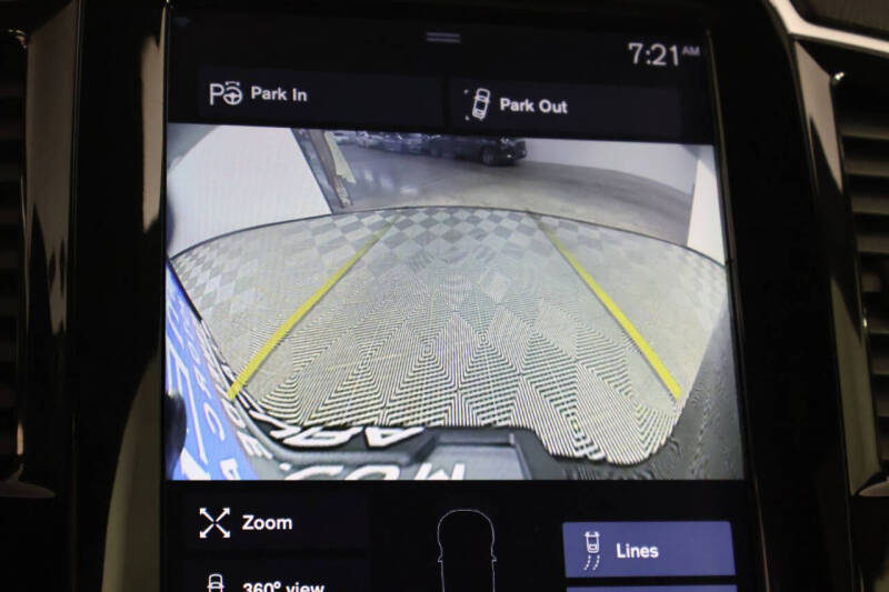 2018 Volvo XC90 T6 Momentum