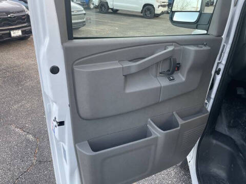 2025 Chevrolet Express 2500