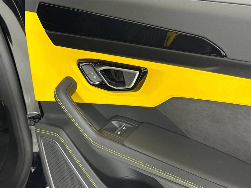 2024 Lamborghini Urus S