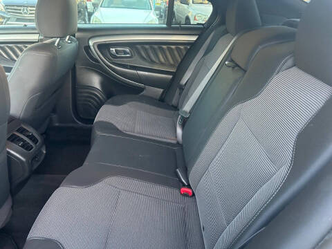 2018 Ford Taurus SEL