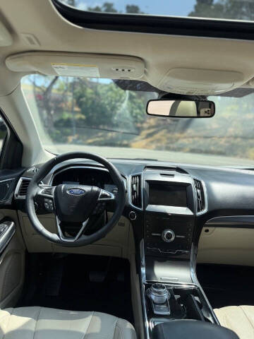 2020 Ford Edge Titanium