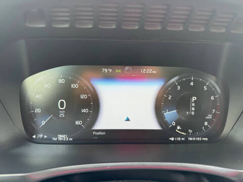 2020 Volvo XC90 T6 Momentum 6-Passenger