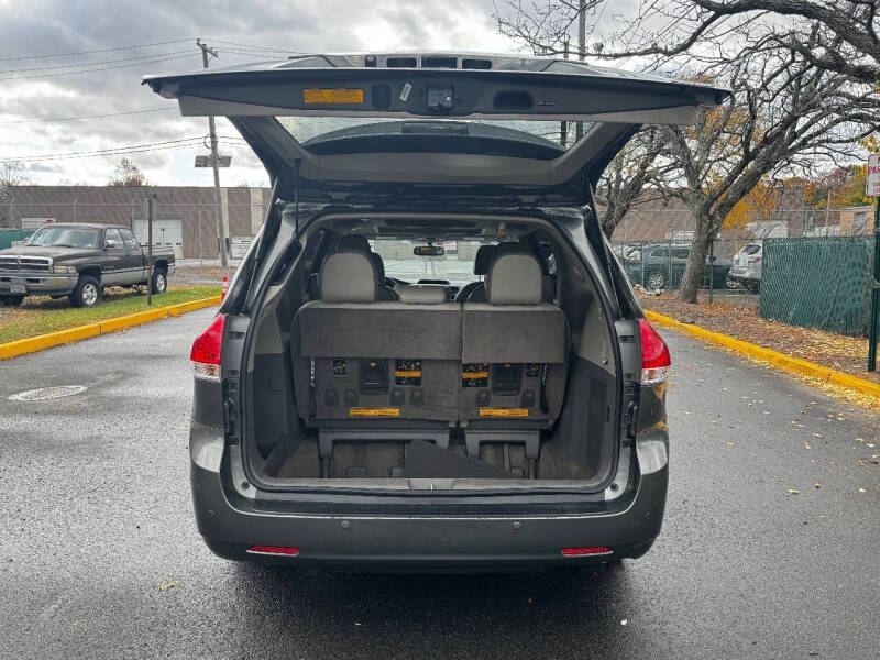 2013 Toyota Sienna Limited 7-Passenger