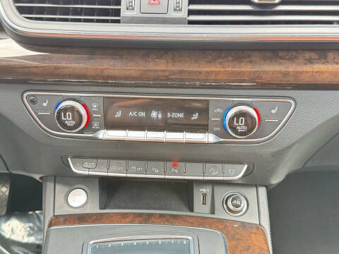 2019 Audi Q5 quattro Prestige 45 TFSI