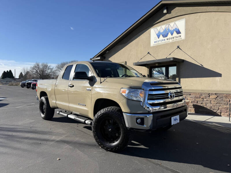 2017 Toyota Tundra SR5's photo