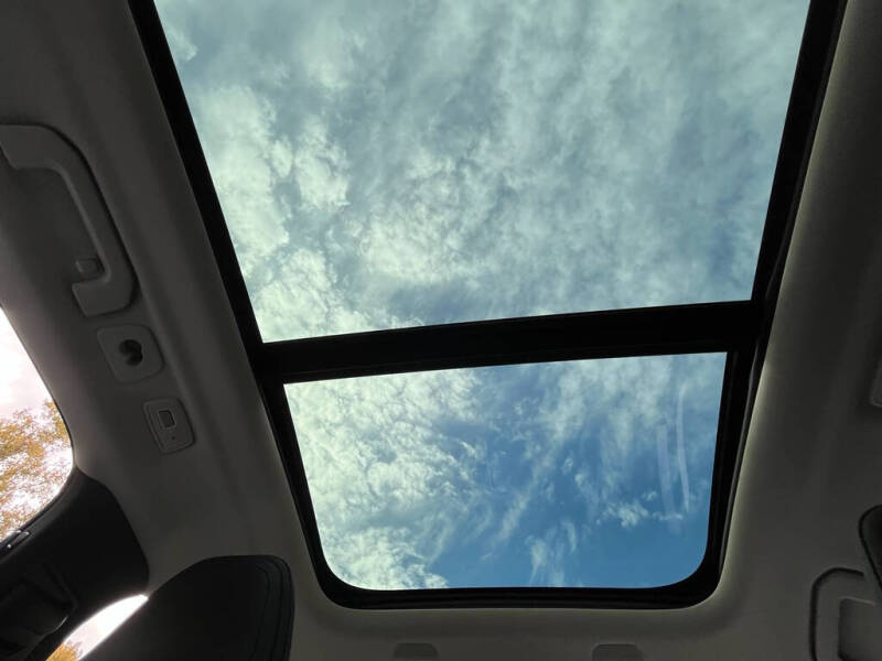 2025 Volvo XC60 B5 Plus Dark Theme