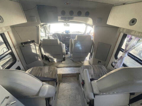 2004 Winnebago Rialta 22QD