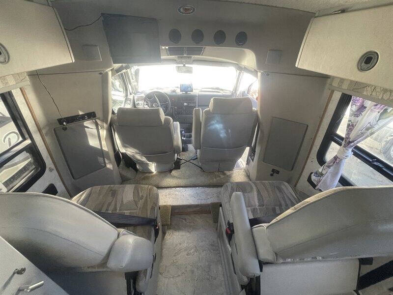 2004 Winnebago Rialta 22QD