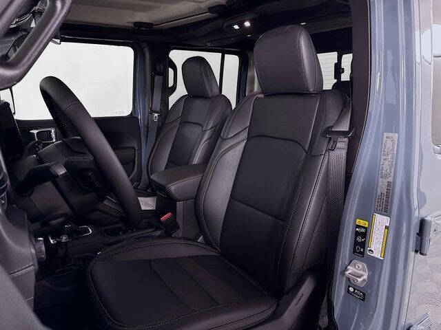 2025 Jeep Gladiator High Tide