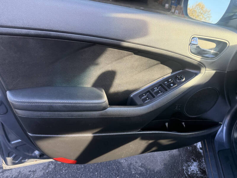 2016 Kia Forte5 LX