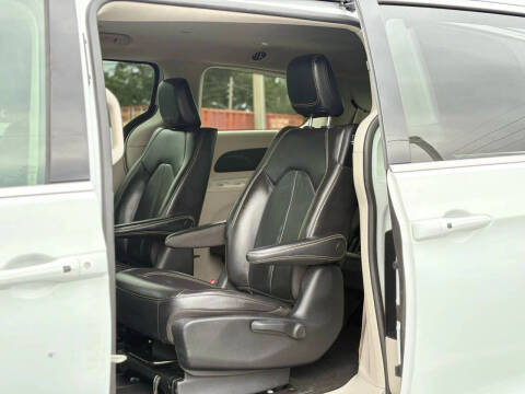 2022 Chrysler Pacifica Hybrid Touring L