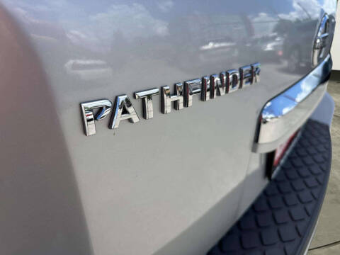 2012 Nissan Pathfinder Silver Edition
