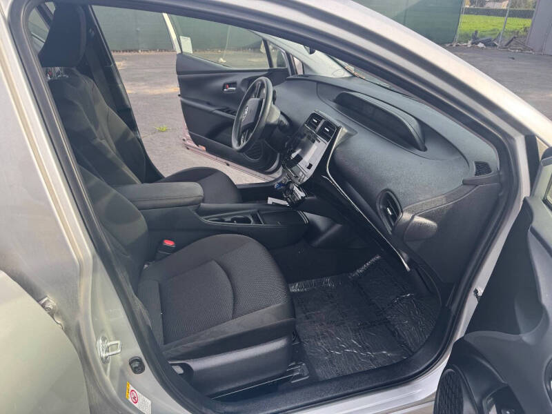 2019 Toyota Prius L Eco