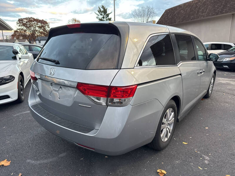 2016 Honda Odyssey SE photo 9