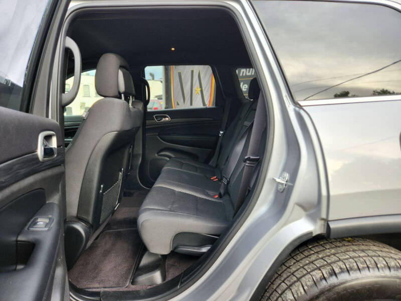 2019 Jeep Grand Cherokee Laredo E