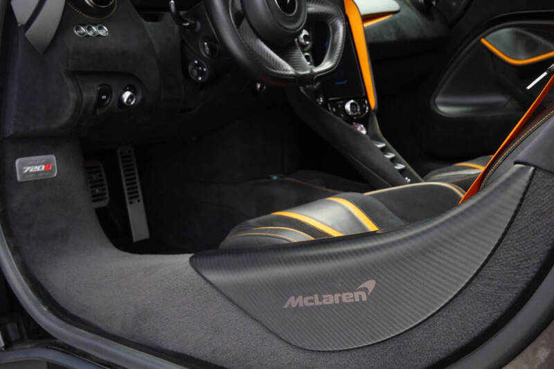 2022 McLaren 720S Performance