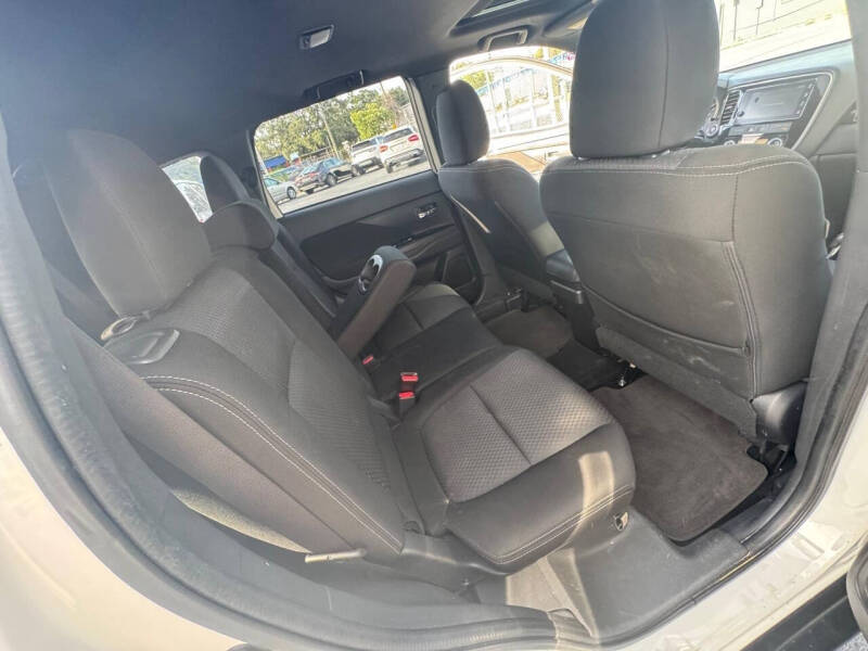 2018 Mitsubishi Outlander LE