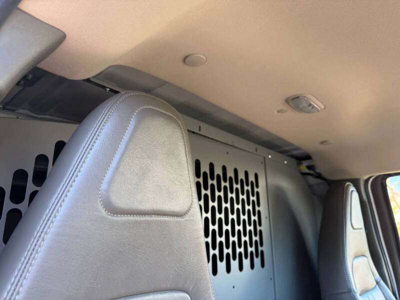 2022 GMC Savana 2500