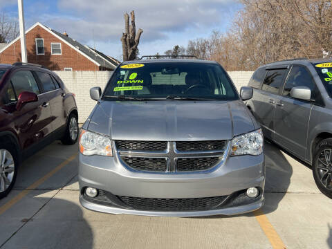 2020 Dodge Grand Caravan for sale at Julian Auto Sales in Warren MI