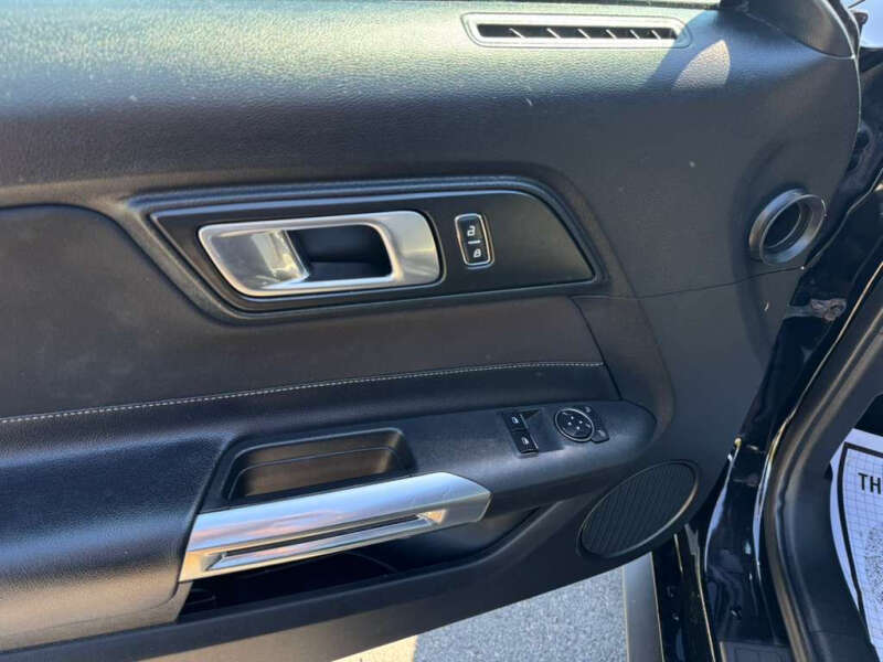 2020 Ford Mustang EcoBoost