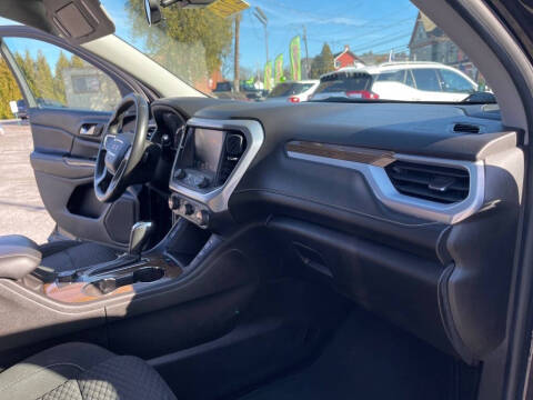 2017 GMC Acadia SLE-2