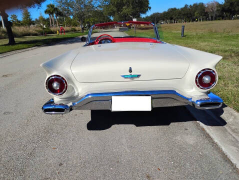 1957 Ford Thunderbird