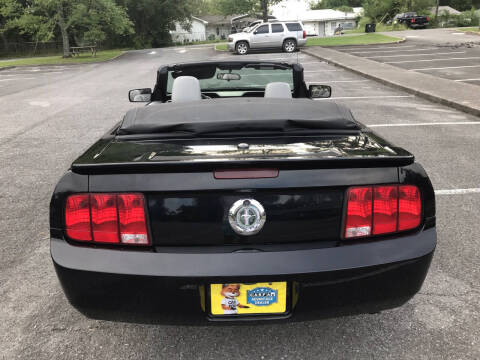 2007 Ford Mustang V6 Deluxe