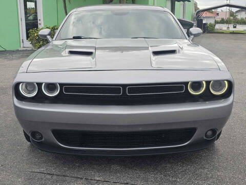 2015 Dodge Challenger SXT Plus