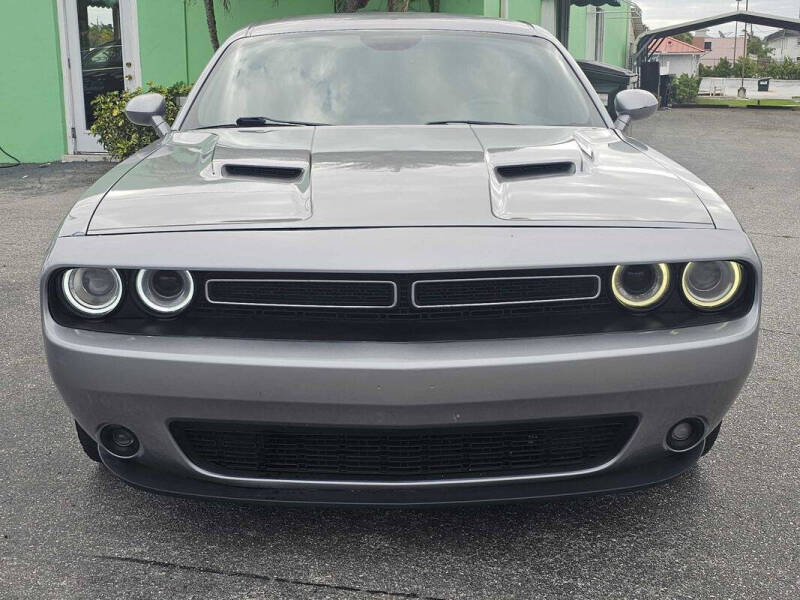 2015 Dodge Challenger SXT Plus