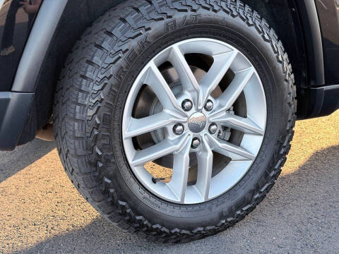 2017 Jeep Grand Cherokee Laredo E