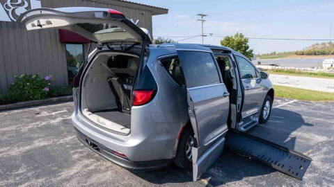 2020 Chrysler Pacifica Touring L