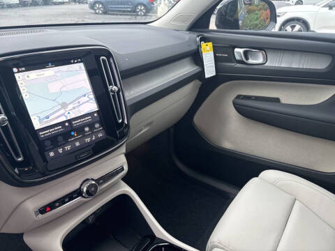 2026 Volvo XC40 B5 Plus