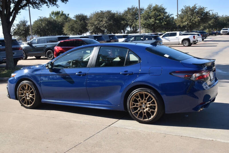 2024 Toyota Camry Hybrid SE