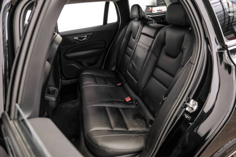 2021 Volvo V60 T5 Momentum