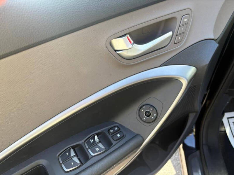 2017 Hyundai Santa Fe Limited Ultimate