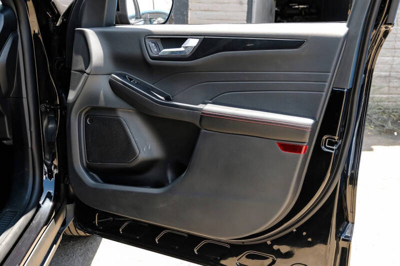 2025 Ford Escape ST-Line Select