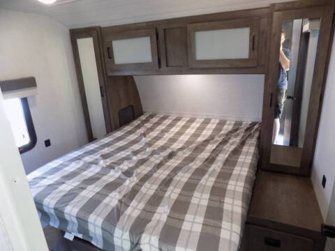 2022 Forest River Salem 32BHDS