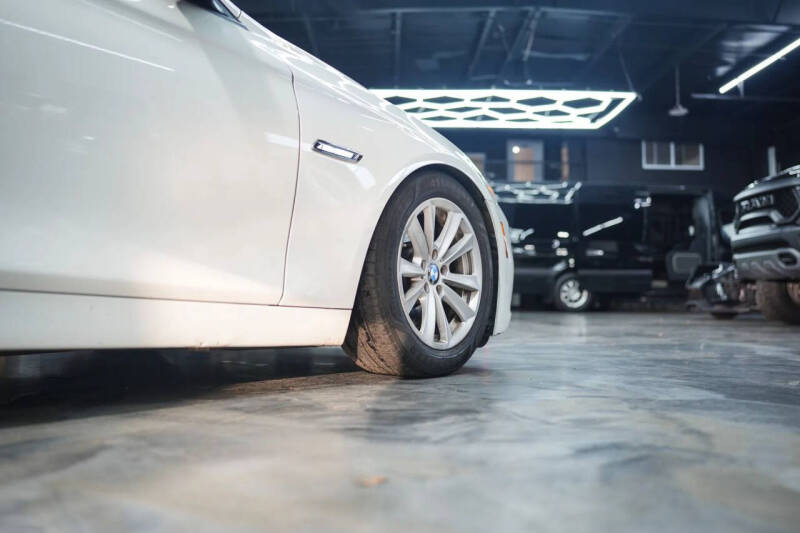 2015 BMW 5 Series 528i