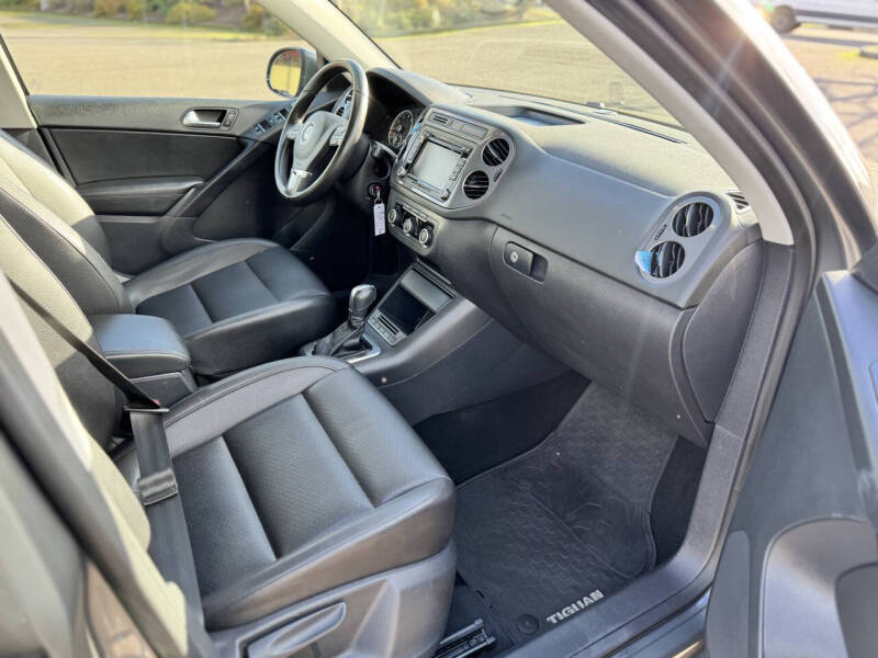 2012 Volkswagen Tiguan SE