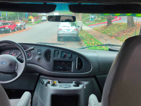 2003 Ford E-Series E-250 SD